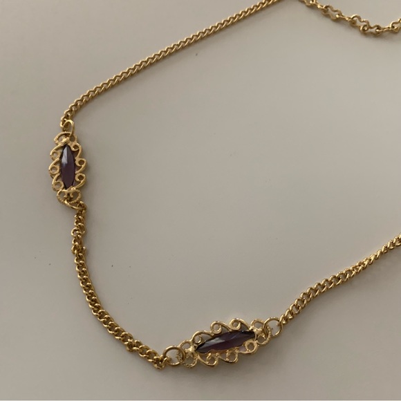 Lot of Vintage Costume Jewelry Necklace Earrings Brooch Signed & Unsigned 13 Pcs - Picture 10 of 13